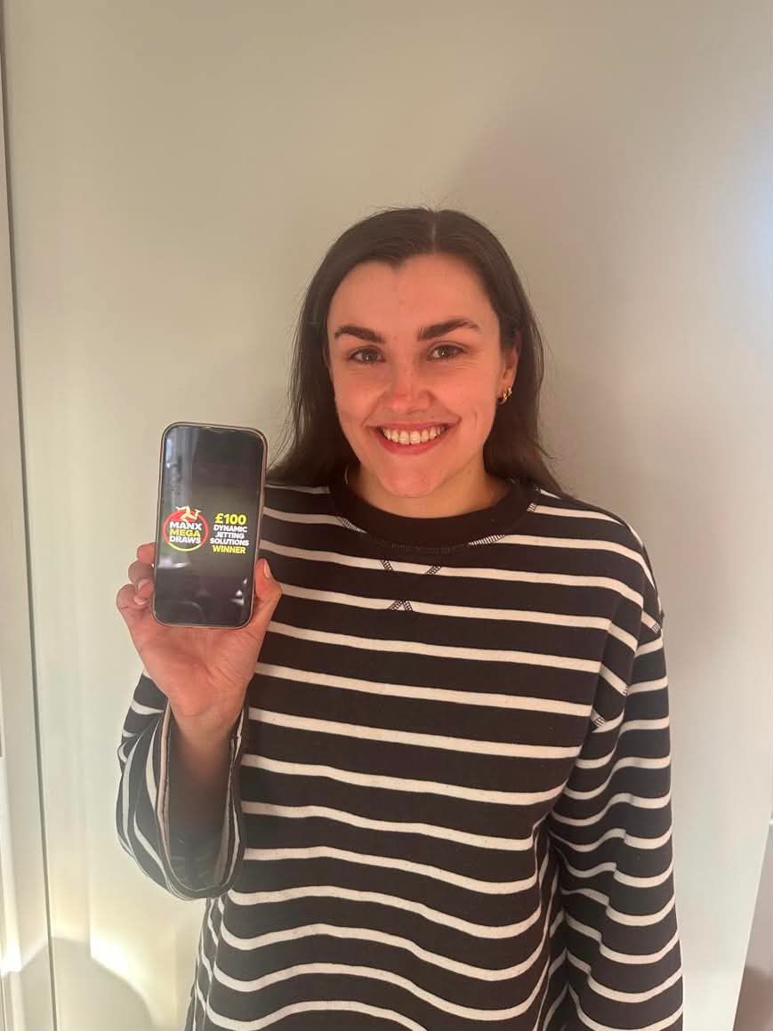 Elena R won £100 from Dynamic Jetting